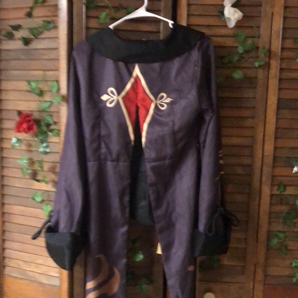 This is a Hu tao cosplay from Genshin impact - Picture 4 of 5